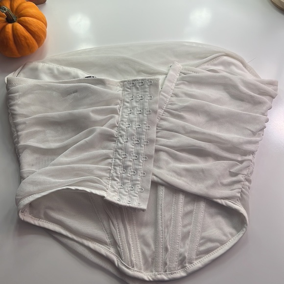 White corset top - Picture 3 of 3